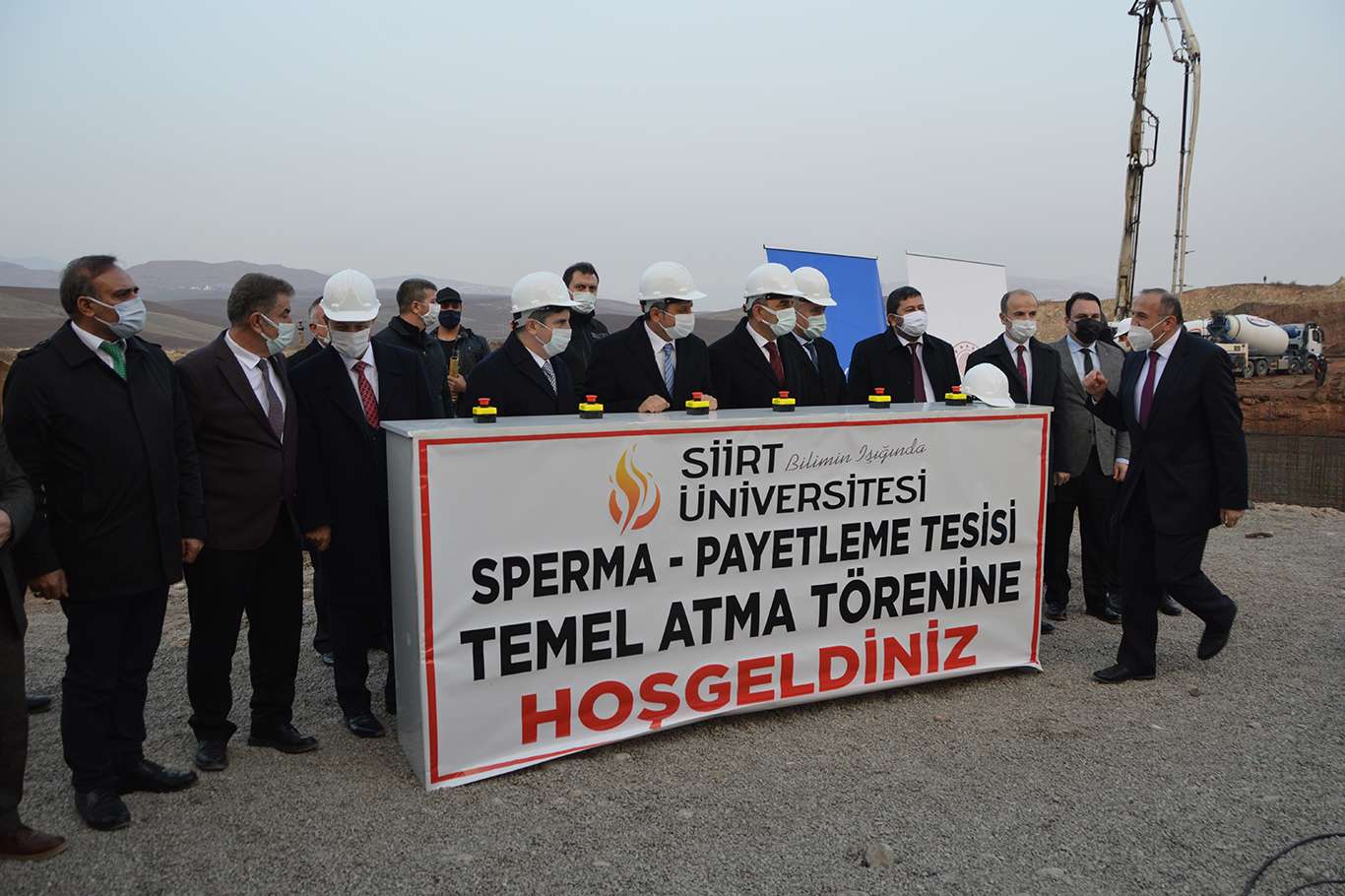 Siirt'te "Küçükbaş Hayvan Sperma Payetleme Birimi"nin temeli atıldı Siirt'te "Küçükbaş Hayvan Sperma Payetleme Birimi"nin temeli atıldı